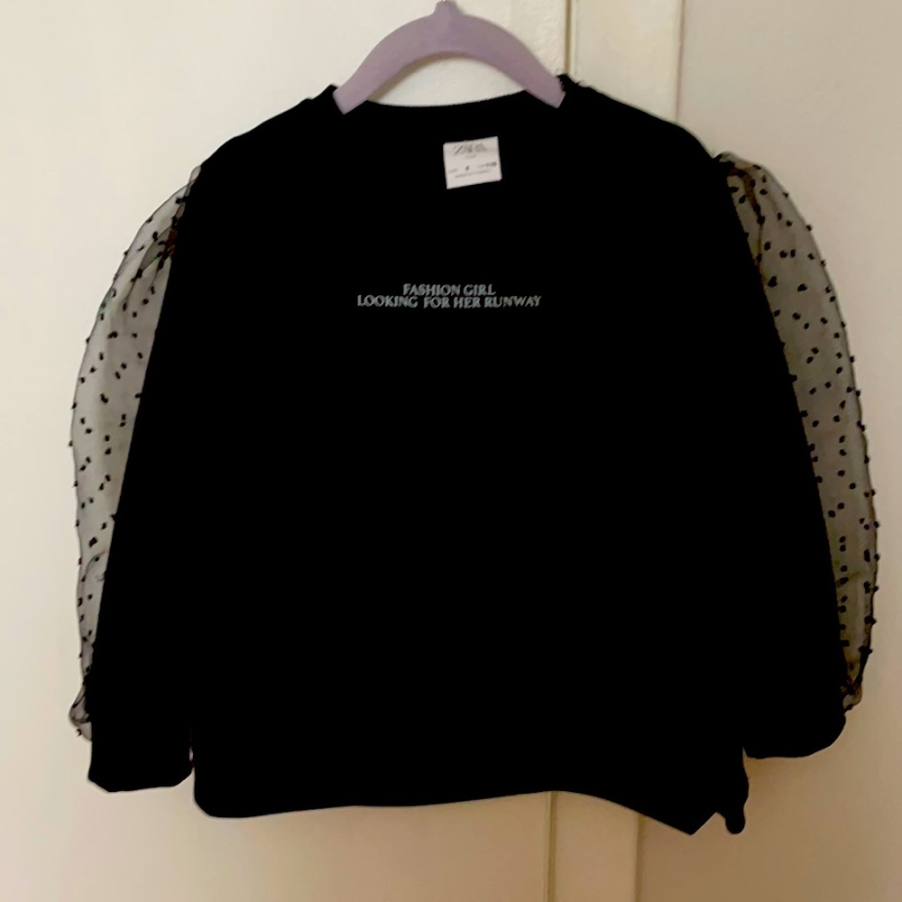 Cute Zara sweatshirt with organza sleeve details size 6
